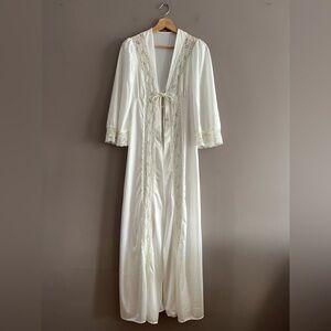 Vtg Ilise Stevens Womens Lace Lightweight Feminism Robe Nylon White Ivory Petite